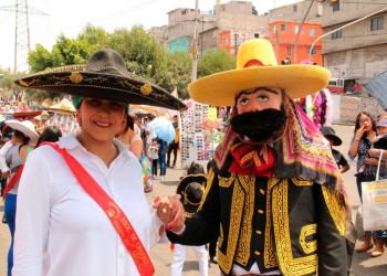 CERCA DE 50 MIL IZTAPALAPENSES DISFRUTARON DEL CARNAVAL EN SANTIAGO ACAHUALTEPEC