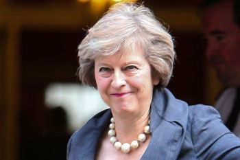 THERESA MAY ADELANTA ELECCIÓN EN REINO UNIDO 