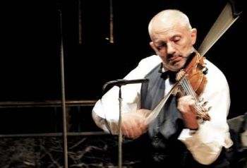 El violinista Román Revueltas ofrecerá un recital con música de Bach y Paganini