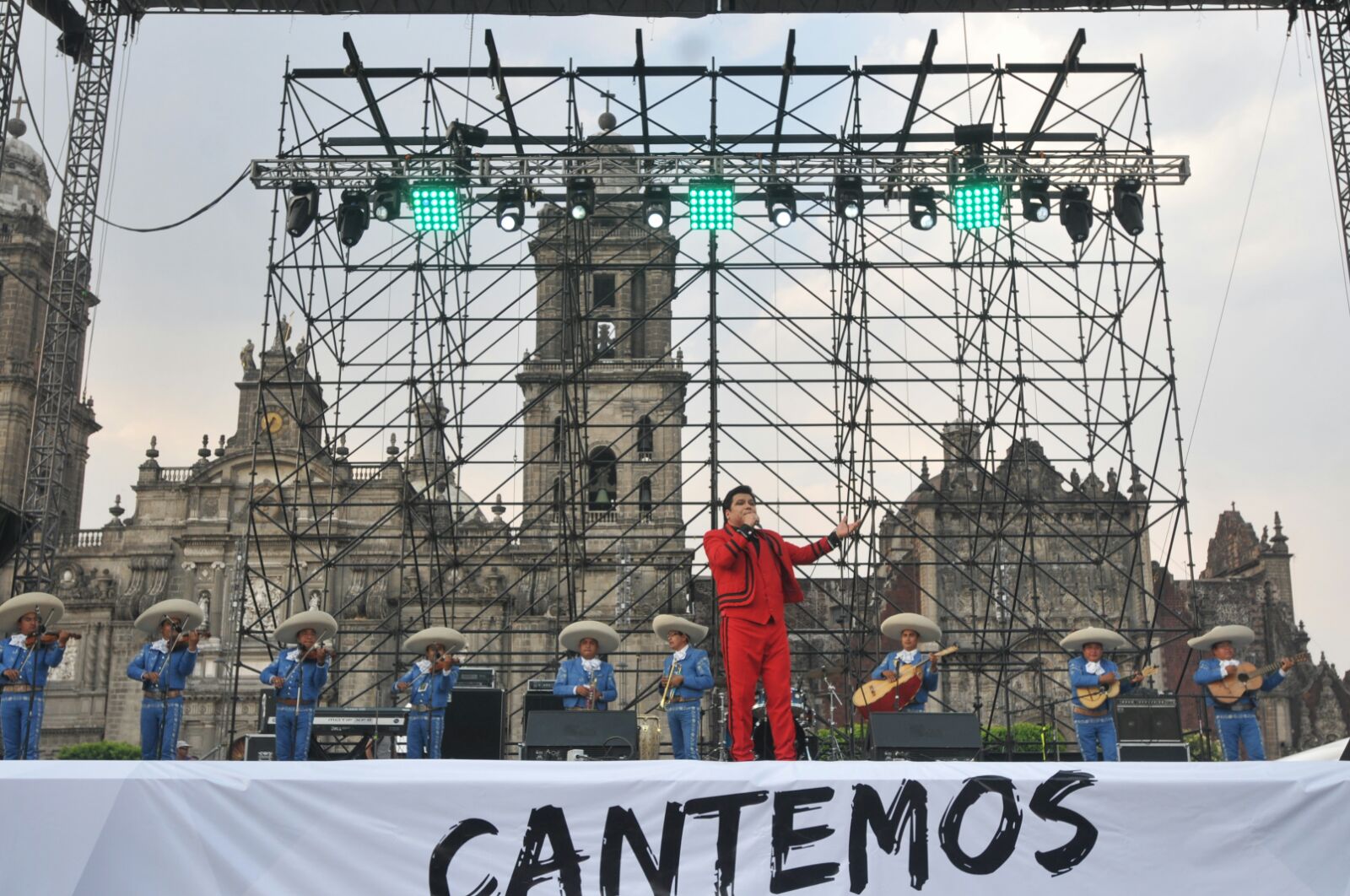 Celebran Orgullo de ser mexicano, con concierto en el Zócalo