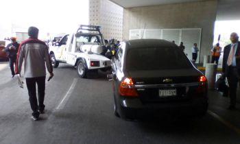 La Semovi implementó dispositivo para retirar vehículos del servicio de transporte privado del AICM
