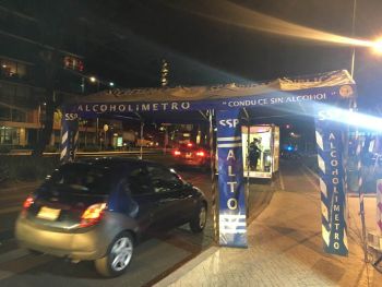 POR TRATAR DE EVADIR EL ALCOHOLÍMETRO CONDUCTORES HAN AGREDIDO A 12 POLICÍAS