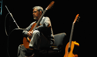 El guitarrista Carlos Maceiras prepara concierto de música latinoamericana