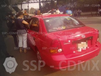 SSP-CDMX DETIENE A UNA MUJER POR ATROPELLAR A POLICÍAS