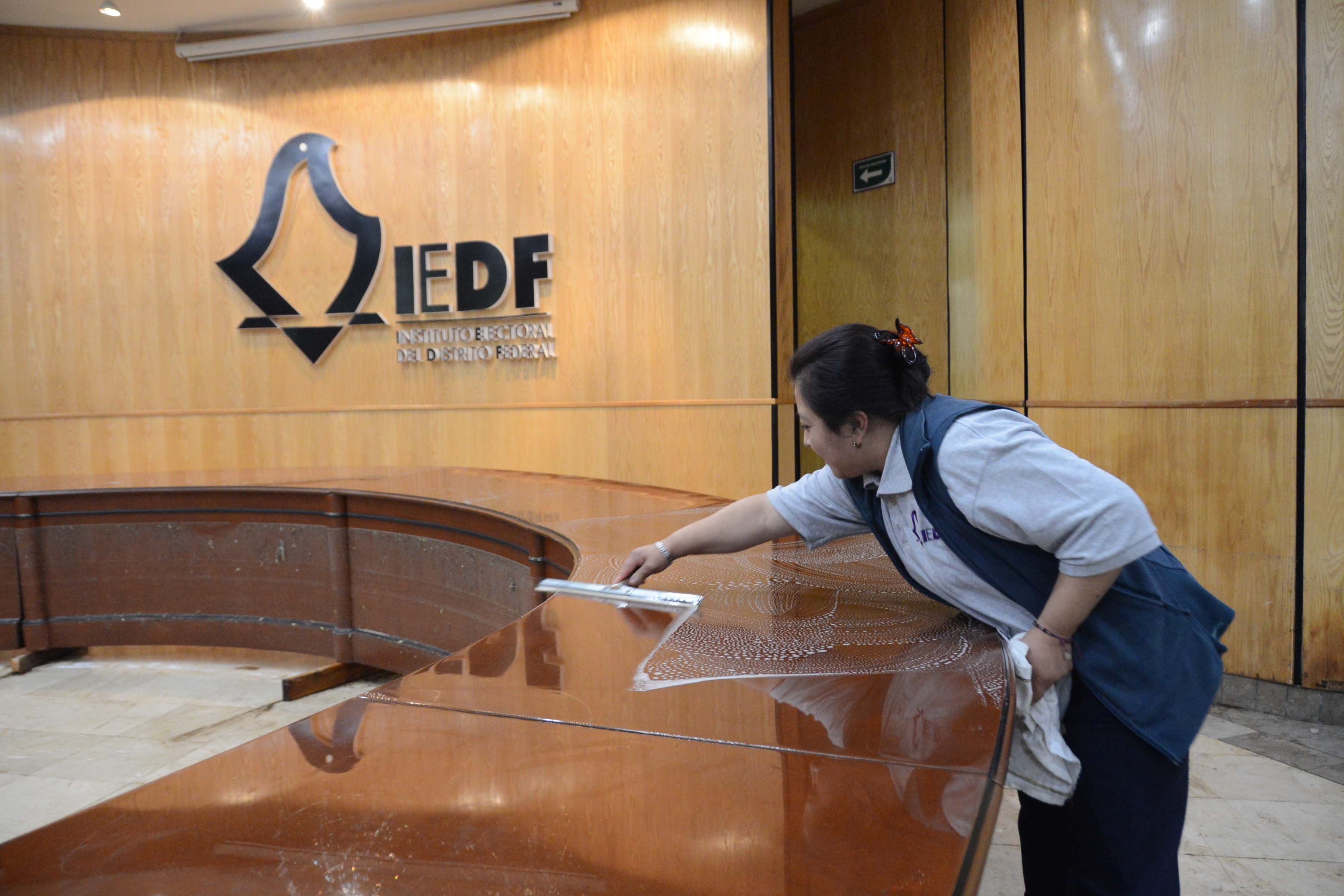 IEDF concluye trabajos de limpieza en el salón de sesiones del Consejo General