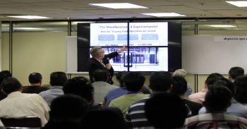 Comparte investigador español sus logros con la comunidad politécnica