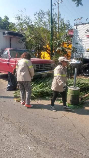 ORGANIZAN JORNADA DE LIMPIEZA EN LA COLONIA TEZOZOMOC