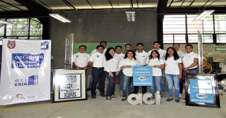 Otorgan premio de Excellent University a estudiantes de ESIA Zacatenco