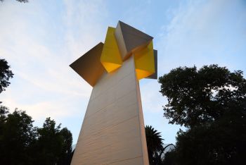 Restaura CDMX obra escultórica de Mathias Goeritz en Bosque de Chapultepec