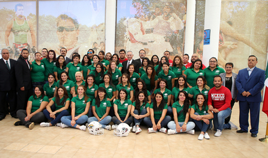 Abanderan a Selección Mexicana Femenil de Futbol Americano