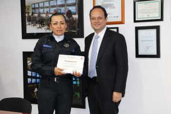 RECONOCEN A POLICÍA POR IMPEDIR ASALTO