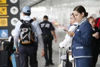 TAXISTAS DEL AICM PROTESTAN CONTRA UBER Y CABIFY