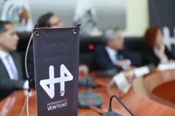 Impulsa Gobierno CDMX preparación profesional de jóvenes con herramienta autodidacta H21