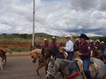 MIGUEL ÁNGEL MANCERA ENTRA A PARRAL, COMO LO HIZO VILLA