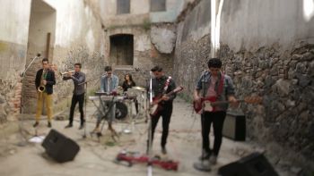 NUEVOS VALORES DE LA ESCENA MUSICAL BANDAS EN CONSTRUCCIÓN POR CANAL ONCE