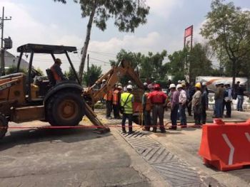 SE ABRE SOCAVÓN EN ALVARÓ OBREGÓN