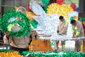 Trabaja AGU en mosaicos del alumbrado patrio