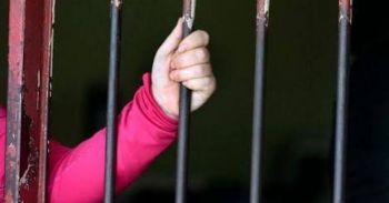 Vinculan a proceso a mujer por delito contra la salud
