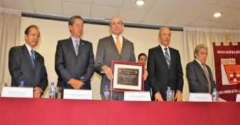 Grupo de investigación de física celebra 50 años