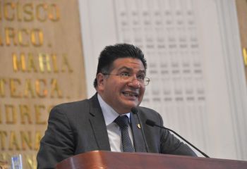 Analizan importancia de escuelas de aviación para el ámbito laboral en foro de Juan Gabriel Corchado Acevedo