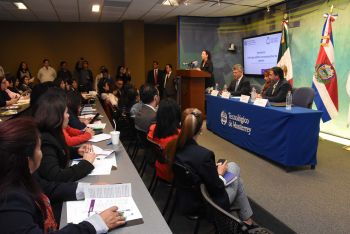 Impulsan IECM y Tec de Monterrey liderazgo político de las mujeres