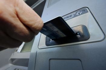 Consigue la PGJ que juez vincule a proceso a dos hombres acusados de robar a un cuentahabiente