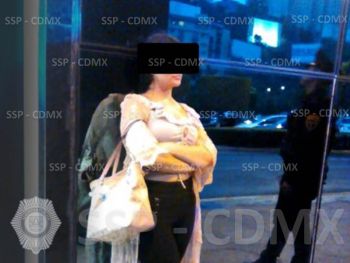 DETIENE SSP-CDMX A UNA MUJER QUE PAGÓ MERCANCÍA CON TARJETAS A NOMBRE DE OTRA PERSONA