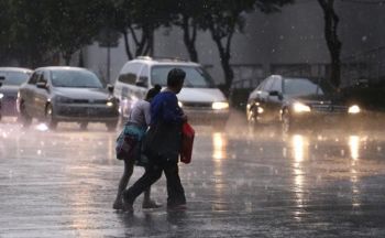 Continuarán lluvias en gran parte de la CDMX durante la madrugada; activan alerta roja en cinco delegaciones