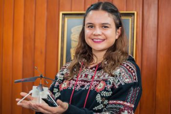 ALUMNA DE LA UNAM DISEÑA MODELO A ESCALA DE HELICÓPTERO QUE SOBREVOLARÁ MARTE EN 2020