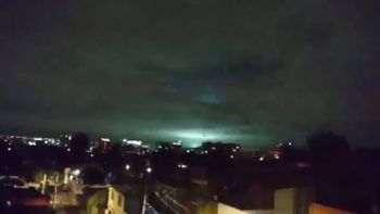 DESTELLOS EN EL CIELO DURANTE TERREMOTO EN MÉXICO