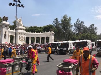 Recolecta AGU CDMX 206 toneladas de residuos en Centro Histórico durante fiestas patrias
