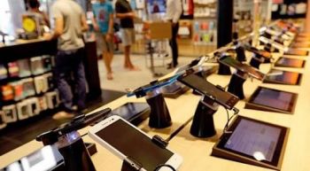 DETIENEN A DOS ASALTANTES DE TIENDA DE CELULARES