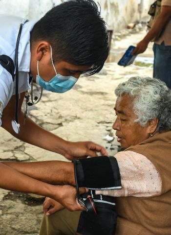 MÁS DE 600 CONSULTAS OFRECIÓ LA FACULTAD DE MEDICINA UNAM A AFECTADOS POR SISMOS EN OAXACA