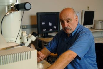 Sociedad Americana de Física otorga premio al Dr. Miguel José Yacamán