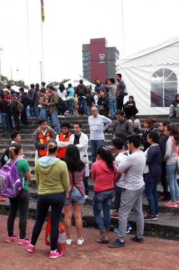 PARA CONTINUAR CON LA AYUDA, LA FACULTAD DE MEDICINA ABRE UN REGISTRO EN LÍNEA