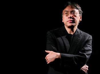 RECIBE KAZUO ISHIGURO NOBEL DE LITERATURA
