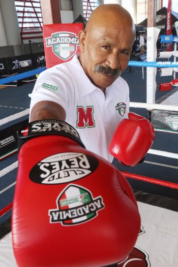 Lupe Pintor, emblemático del boxeo impacta en Academia
