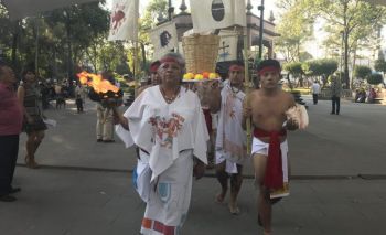 REPRESENTAN LAS EXEQUIAS DE TEZOZOMOC, EN HONOR AL GRAN TLATOANI TEPANECA