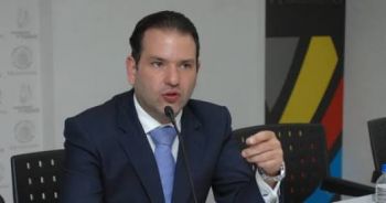 BENITO JUÁREZ SE COMPROMETE A RECONSTRUIR GRATIS 