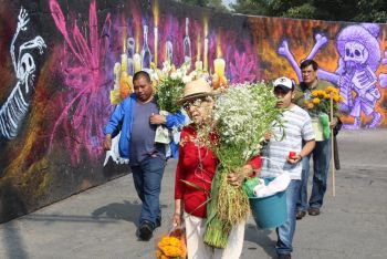 VISITAN MÁS DE 229 MIL PERSONAS LOS PANTEONES  DE IZTAPALAPA POR DÍA DE MUERTOS