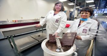 Impulsa IPN a mujeres desempleadas para crear negocios de confitería
