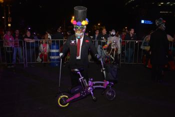 Con Exito concluye "Noche de Muertos en Bicicleta" CDMX al reunir a 142 mil personas