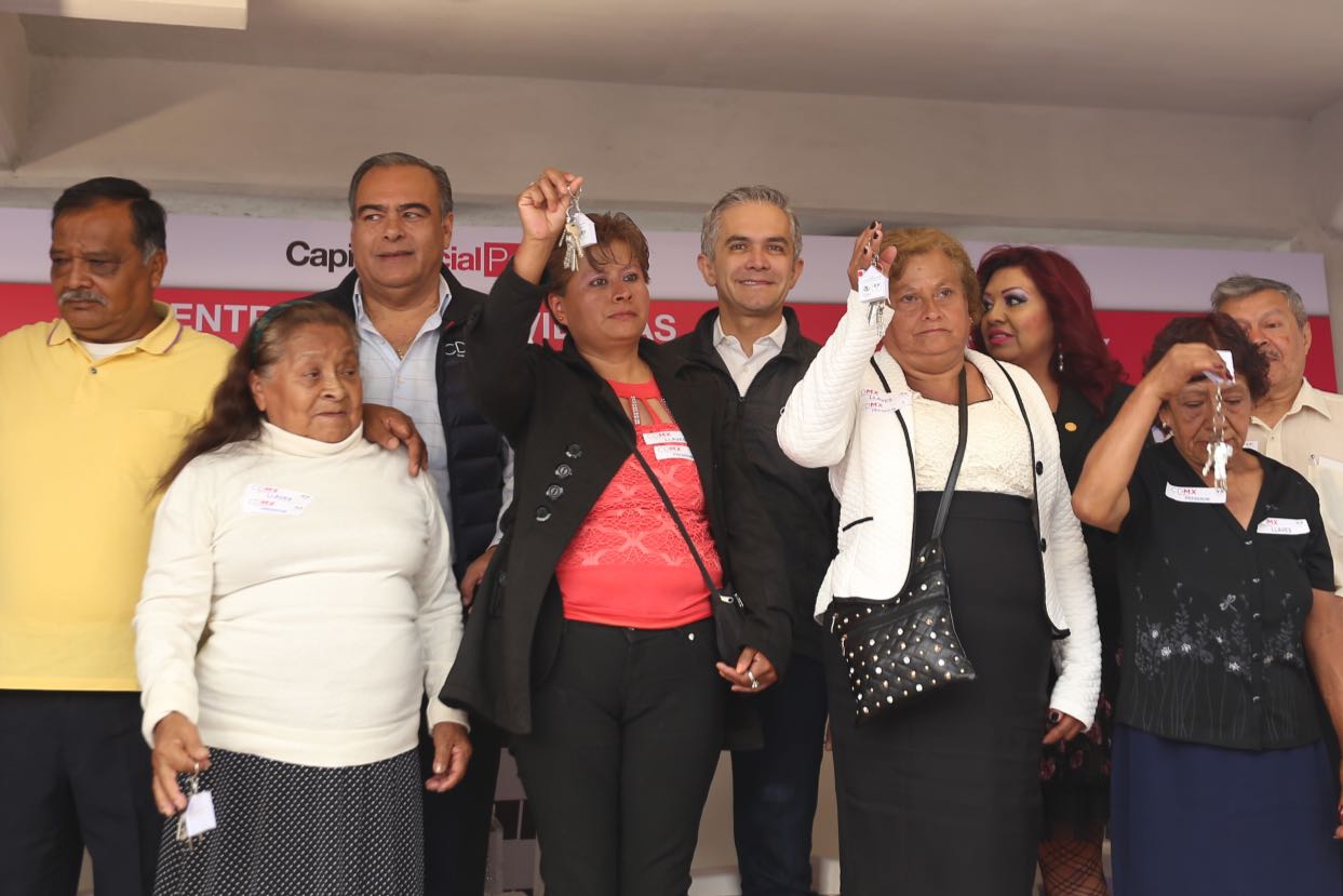 Cumple GCDMX compromiso con entrega de 57 viviendas en delegación Cuauhtémoc