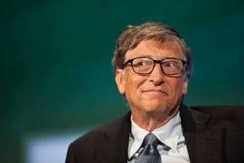 GATES PROMUEVE INVESTIGACIÓN DEL ALZHAIMER