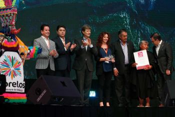 Entrega Sectur distintivo Ven A Comer 2017 en la IV Feria Nacional de Pueblos Mágicos