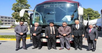 Entrega IPN autobús al CICS Santo Tomás