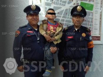 SSP-CDMX AUXILIÓ A MENOR DE EDAD EXTRAVIADO EN LA ESTACIÓN DEL METRO JUÁREZ