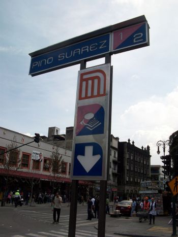 SSP-CDMX AUXILIA A UNA MUJER EN LA ESTACIÓN DEL METRO PINO SUÁREZ QUIEN DIJO HABER SIDO SECUESTRADA