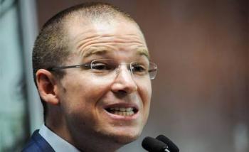 ANAYA SE REGISTRA COMO PRE CANDIDATO PRESIDENCIAL DE LA COALICIÓN POR MÉXICO AL FRENTE