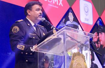 Presiden Miguel Ángel Mancera, y titular de la SSP-CDMX, Hiram Almeida, el Día del Policía 2017